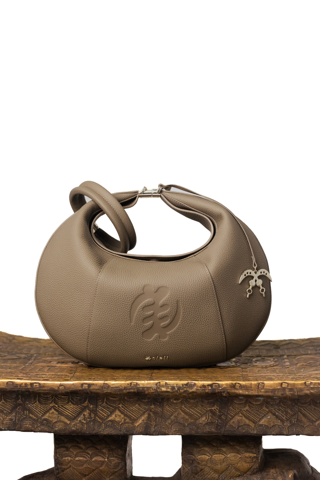 THE TAUPE SHIKA