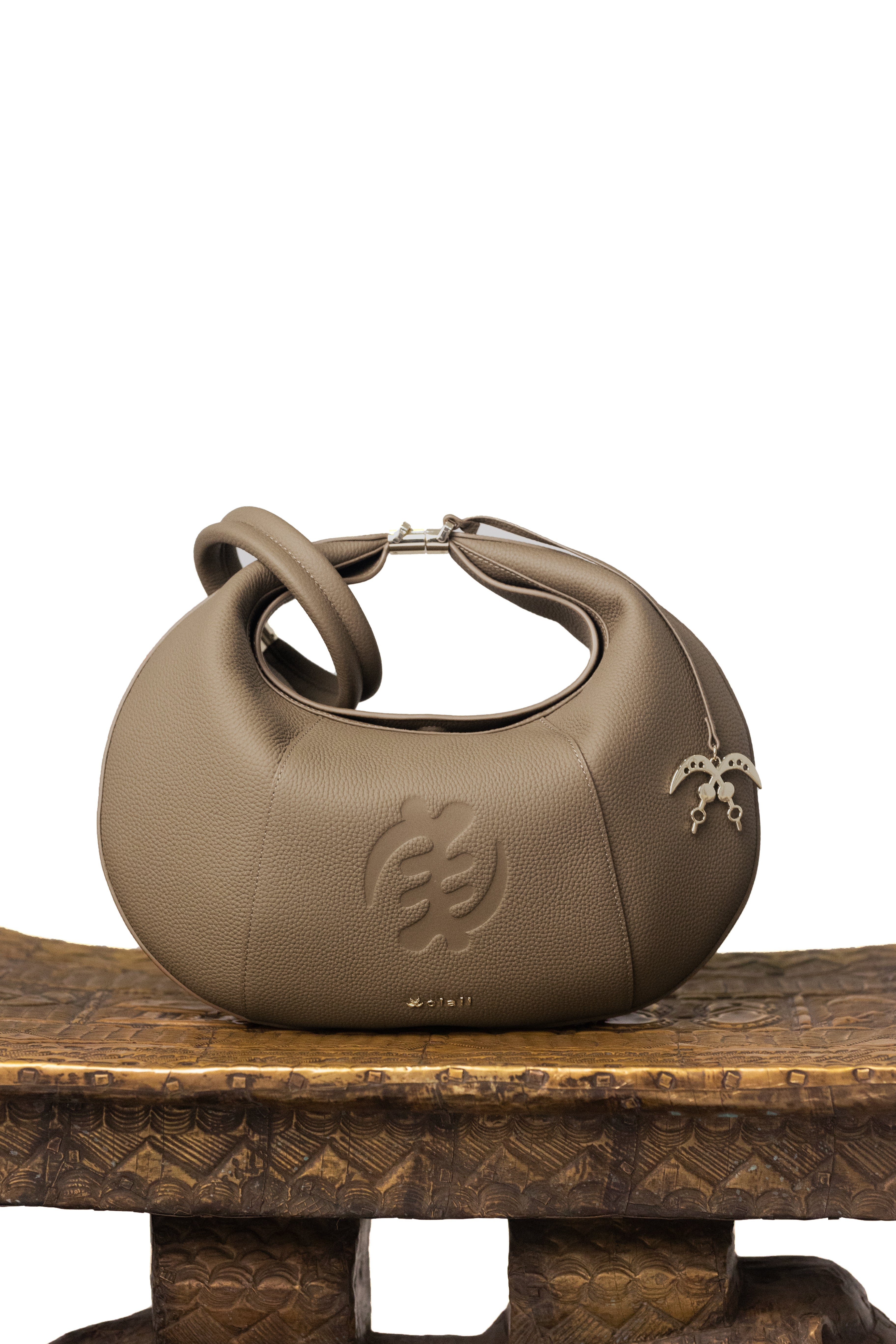 THE TAUPE SHIKA